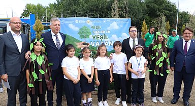Sakarya'da yeni eğitim yılı fidanlarla başladı