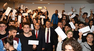 Trabzon Büyükşehir'den 10 bin öğrenciye dijital eğitim desteği