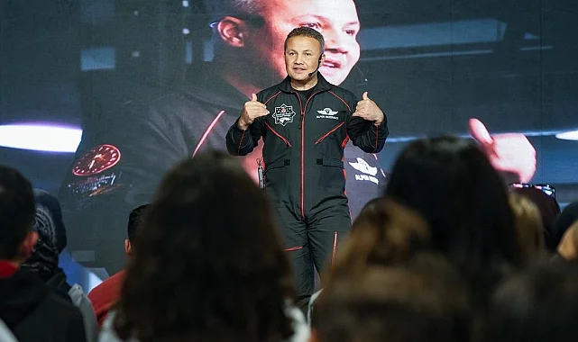 Alper Gezeravcı, Dünya Uzay Haftası'nda gençlerle buluştu