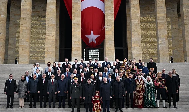 Başkent'ten Ata'ya saygı duruşu