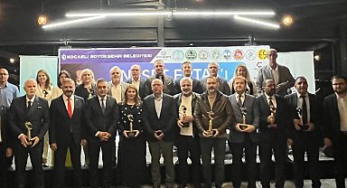 "Bozkırın Tezenesi" Kocaeli'de türkülerle anıldı