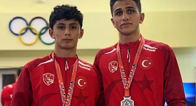 Bursa Büyükşehirli güreşçilerden iki madalya