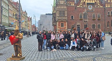 Bursa Nilüferli kız çocukları Polonya'da farklı kültürlerle buluştu