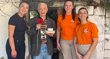 Dünya Yaşlılar Günü'nde gençlerden anlamlı ziyaretler