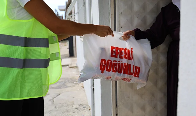 Efes Selçuk'ta beslenme çantaları dayanışma ile doluyor