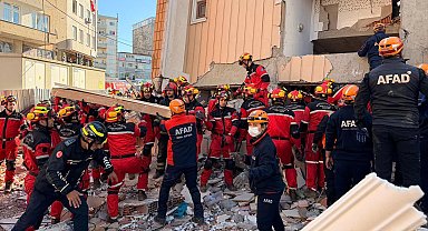 Gebze enkazında kurtarma sürüyor! 18 yaşındaki Dilara sağ kurtarıldı, 2 çocuk hayatını kaybetti