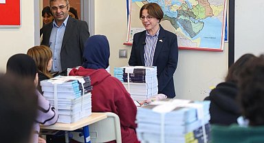 İstanbul Maltepe'den sınavlara hazırlananlara kaynak desteği