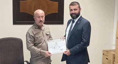 İYİ Parti Mudanya'da Ersin Erdönmez mazbatasını aldı