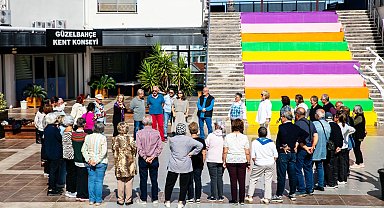 İzmir Güzelbahçe'de 3. Yaş Üniversitesi'nde yeni dönem coşkusu