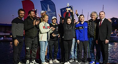 İzmir'de 102 millik parkur Cumhuriyet Kupası ile taçlandı