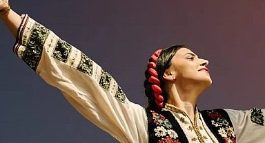 İzmirli kadınlara özel halk oyunları kursu