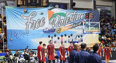 Konya'da basketbol coşkusu ve Gazze'ye destek aynı anda yükseldi