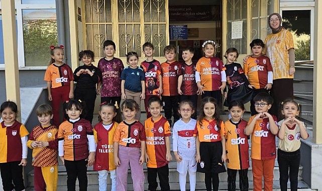 Küçük kalplerden büyük renkler: Türkeli’de tüm sınıf Galatasaraylı