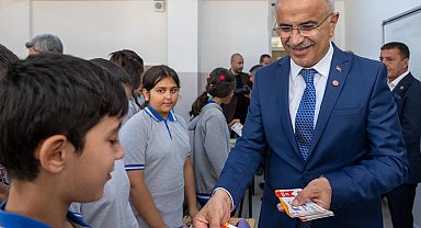 Malatya'da Başkan Er ortaokul öğrencilerini ziyaret etti
