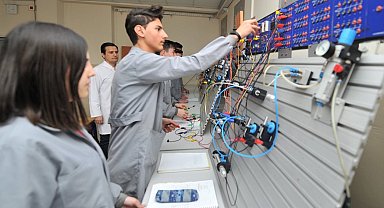 Mesleki eğitimde dev hamle... Otomotiv, turizm ve girişimcilik odaklı dönüşüm!