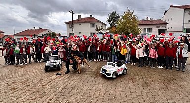 Miniklere güvenlik ve trafik eğitimi