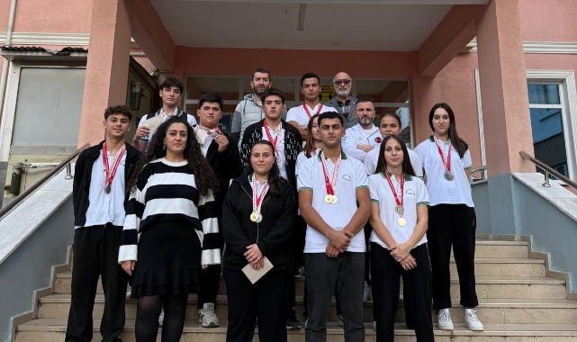 Türkeli Anadolu Lisesi öğrencilerinden bilek güreşinde büyük başarı