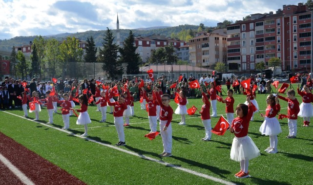Türkeli'de 29 Ekim coşkusu: Cumhuriyet 102 yaşında