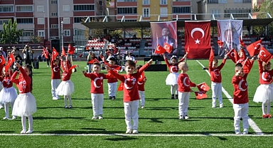 Türkeli'de 29 Ekim coşkusu: Cumhuriyet 102 yaşında