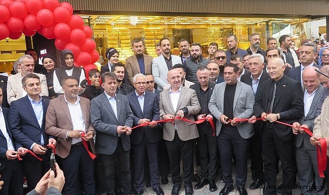 Yok böyle açılış: Bedava 500 altın ve 500 kol saati!