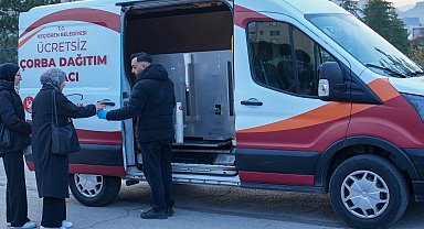 Ankara Keçiören'de vatandaşa sıcak çorba