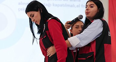 Ankara'da çocuklara güvenli okul ve ilk yardım bilinci kazandırıldı