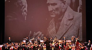 Ata'ya saygı konseri Denizli'de duygusal anlara sahne oldu