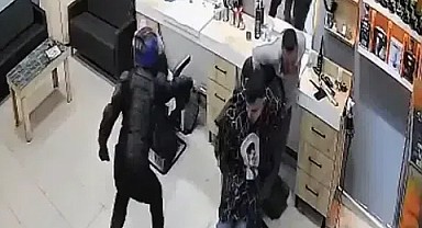 Ayancık'taki silahlı saldırı kamerada