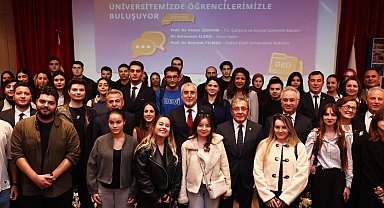 Bakan Işıkhan Dokuz Eylül Üniversitesi'nde öğrencilerle buluştu