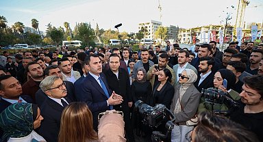 Bakan Kurum gençlerle afet bölgesindeki 'Asrın İnşası' seferberliğini gezdi