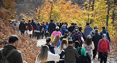 Balıkesir'de Öğretmenler Günü doğa yürüyüşüyle kutlandı