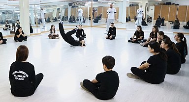 Bursa'da geleceğin dansçıları Osmangazi'de yetişiyor