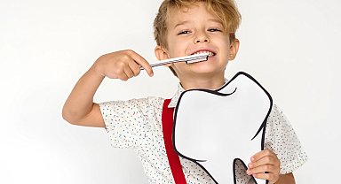 Çocuklarda diş sağlığı için doğru macun seçimi önemli