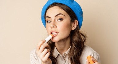 Dudaklarını Canlandıran ve Besleyen Peptide Lip Balm Deneyimi