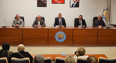 Gölcük'te Başkan Sezer muhtarları dinledi