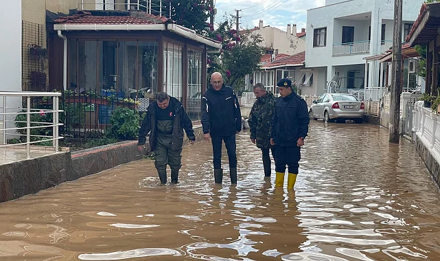 İzmir Foça'da sel! Selden etkilenen bölgelere Kaymakam Aydın'dan inceleme