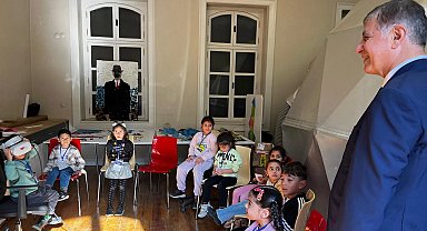 İzmir'de Başkan Tugay'dan çocuklara: ''Her şey sizin için''