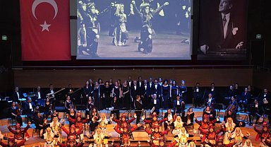 İzmir'de Maarif Halk Dansları ve orkestrasından özel program