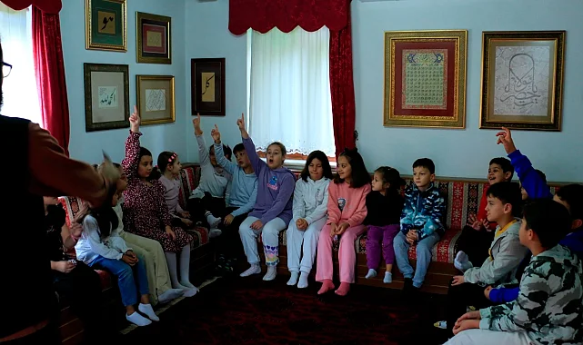 Kocaeli'de çocuklar Mesnevi hikâyelerini sahneledi
