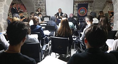 Mustafa Palancıoğlu Mektep Melikgazi'de öğrencilerle buluştu