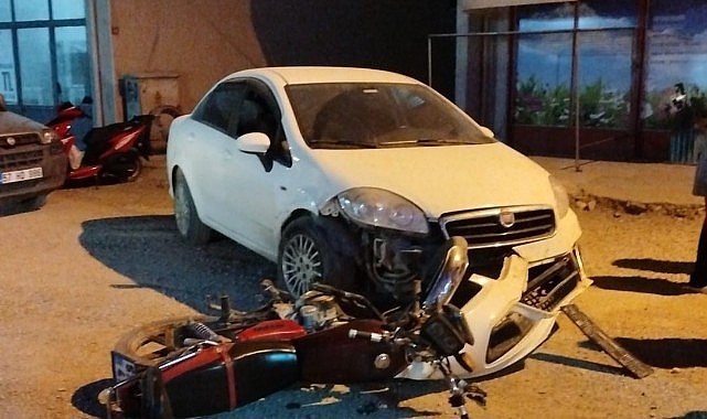 Türkeli’nde otomobil ile motosiklet çarpıştı: 1 yaralı