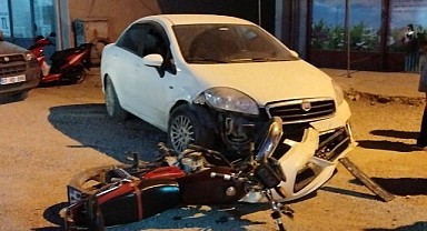 Türkeli’nde otomobil ile motosiklet çarpıştı: 1 yaralı