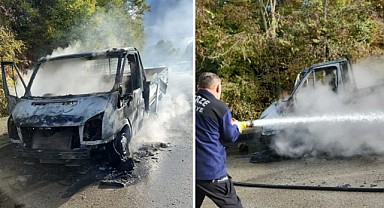 Türkelili firmaya ait kamyonet alev aldı