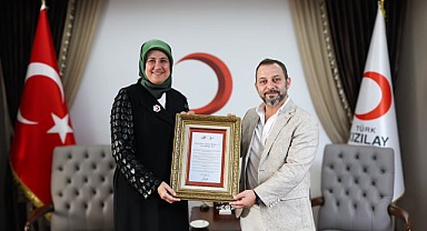 Almanya’daki Türkelililerden Türk Kızılay’a anlamlı bağış