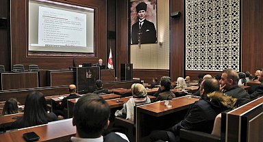Ankara Keçiören'de yöneticilere disiplin ve yetki devri eğitimi