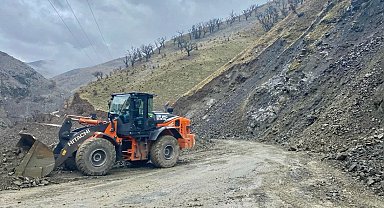 Batman Sason'da yağışla kapanan köy yolları yeniden açık