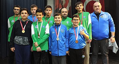 Bursa Büyükşehir Belediyesporlu satranççılardan 10 madalya
