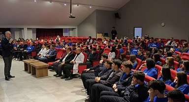 Bursa İnegöl'de Başkan Taban gençlerle bir arada