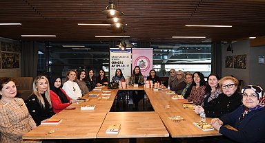 Bursa Osmangazi'de Cengiz Aytmatov'un 'Elveda Gülsarı'sı kolektif okundu