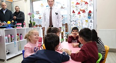 Bursa'da Başkan Erkan Aydın çocuklara mesleğini tanıttı